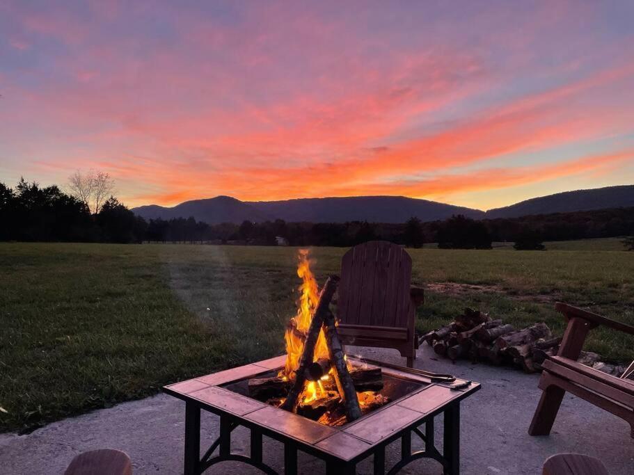 Holly Tree Retreat Located In Beautiful Luray, Va. Villa ภายนอก รูปภาพ